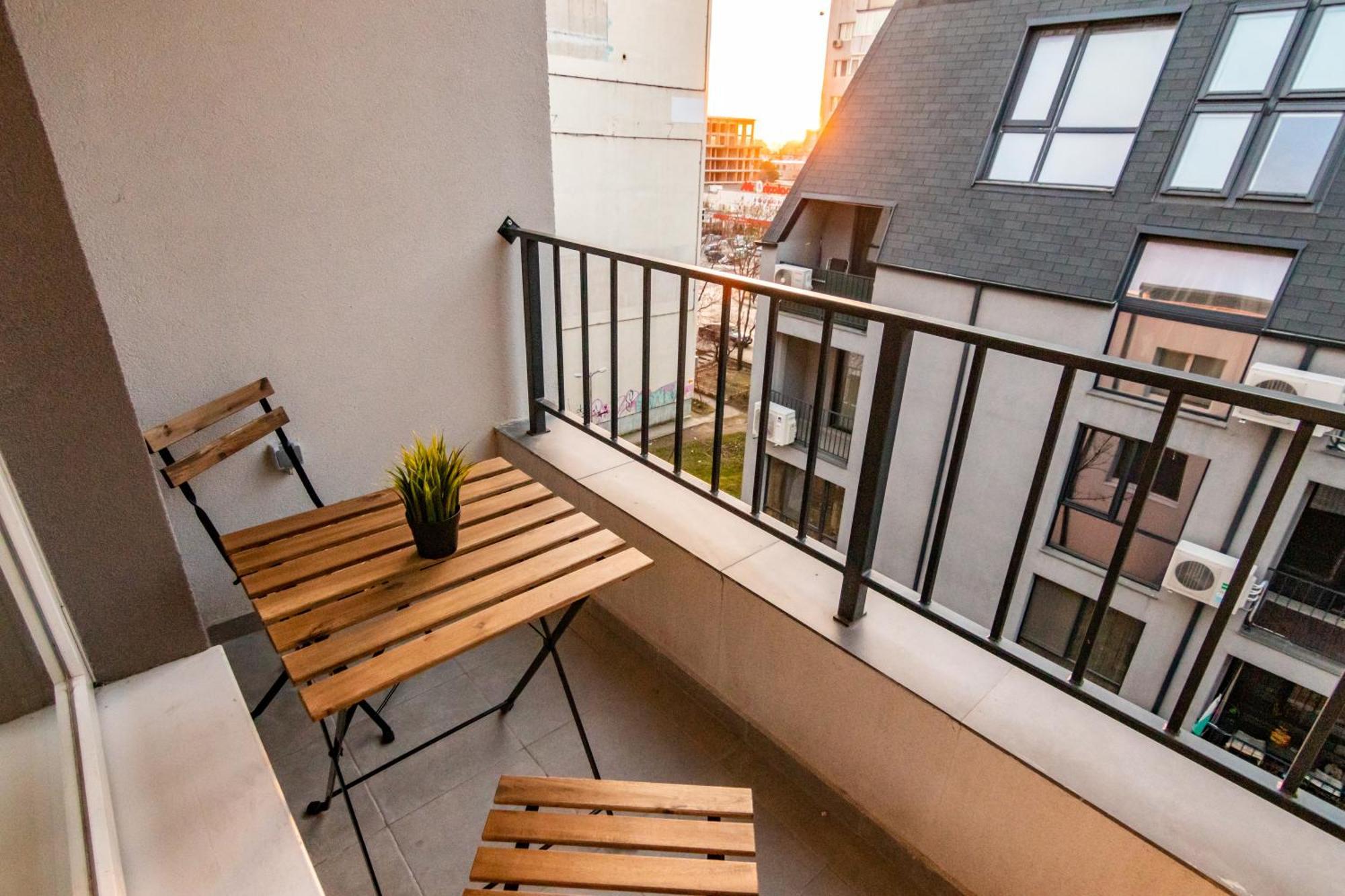 New Modern & Cozy Apartment With Free Private Parking And Ev Charging Station Varna Exterior photo